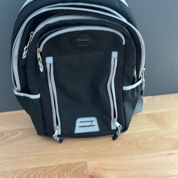 East sport bag pack Color black and gray with multiple zippers - Picture 2 of 6